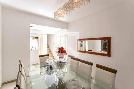 Casa à venda com 200m², 4 quartos e 4 vagasSala de Jantar