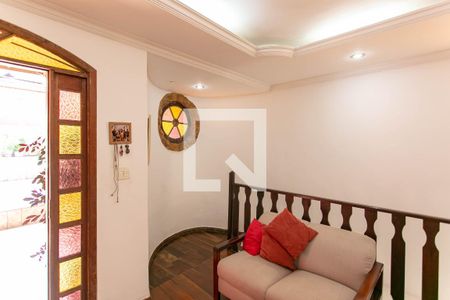 Sala de casa à venda com 4 quartos, 200m² em Floramar, Belo Horizonte