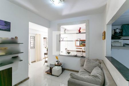 Casa à venda com 200m², 4 quartos e 4 vagasSala de Estar 2