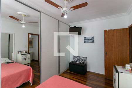 Casa à venda com 200m², 4 quartos e 4 vagasQuarto Suite