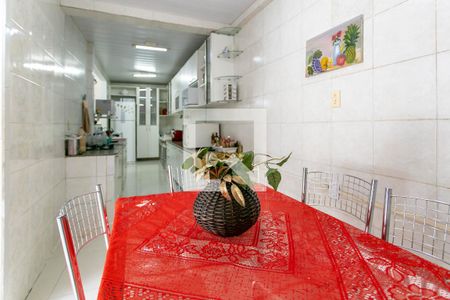 Casa à venda com 200m², 4 quartos e 4 vagasCozinha