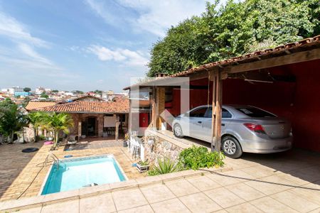 Casa à venda com 200m², 4 quartos e 4 vagasGaragem