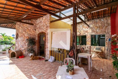 Casa à venda com 200m², 4 quartos e 4 vagasVaranda