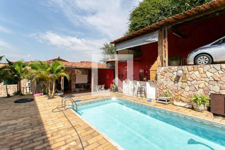Casa à venda com 200m², 4 quartos e 4 vagasPiscina
