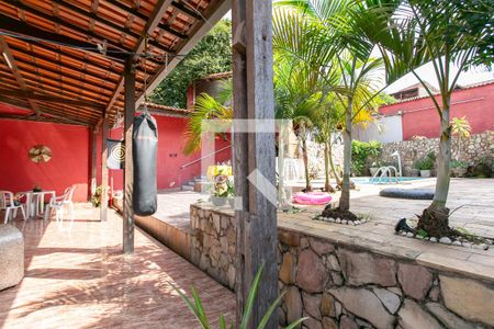 Casa à venda com 200m², 4 quartos e 4 vagasVaranda