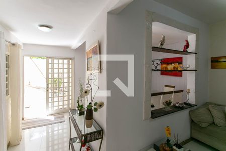 Casa à venda com 200m², 4 quartos e 4 vagasSala de Estar 2