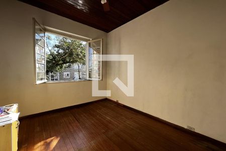 Quarto de casa à venda com 3 quartos, 145m² em Medianeira, Porto Alegre