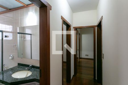Corredor de apartamento para alugar com 3 quartos, 100m² em Sion, Belo Horizonte
