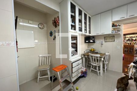 Apartamento à venda com 130m², 3 quartos e 2 vagasCozinha