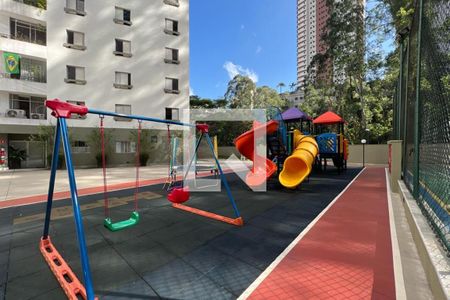 Apartamento à venda com 130m², 3 quartos e 2 vagasÁrea Comum - Playground