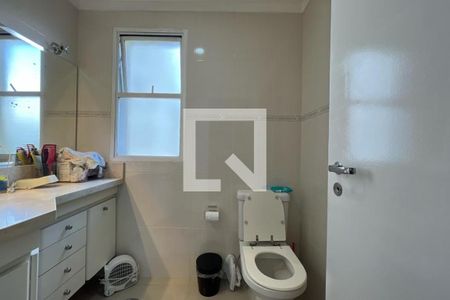 Apartamento à venda com 130m², 3 quartos e 2 vagasBanheiro da Suíte 1