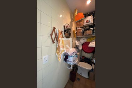 Apartamento à venda com 130m², 3 quartos e 2 vagasBanheiro de Serviço