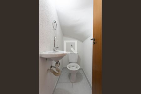 Lavabo de casa de condomínio para alugar com 2 quartos, 65m² em Parada Xv de Novembro, São Paulo