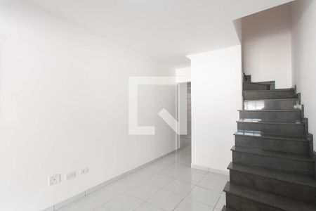 Sala de casa de condomínio para alugar com 2 quartos, 65m² em Parada Xv de Novembro, São Paulo