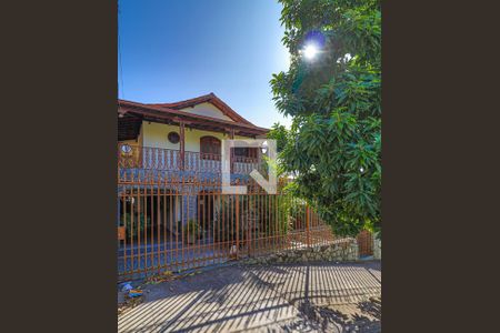 Casa à venda com 360m², 6 quartos e 2 vagasFachada