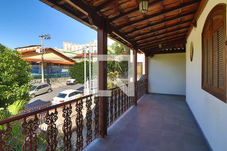 Casa à venda com 360m², 6 quartos e 2 vagasVaranda