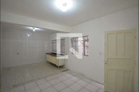 Sala/Quarto de casa para alugar com 1 quarto, 28m² em Vila Moraes, São Paulo