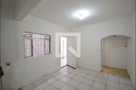 Sala/Quarto de casa para alugar com 1 quarto, 28m² em Vila Moraes, São Paulo