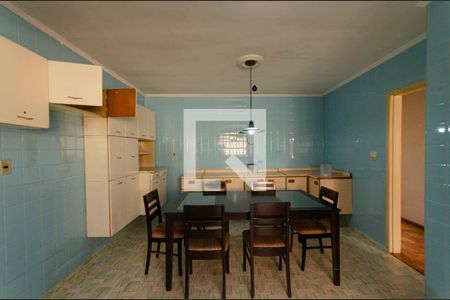 Casa à venda com 157m², 7 quartos e 1 vaga Casa à venda com 157m², 7 quartos e 1 vagaCasa 1 Cozinha