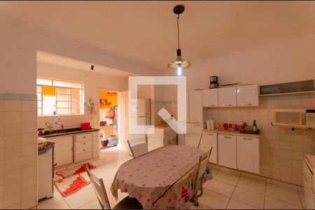 Casa à venda com 157m², 7 quartos e 1 vaga Casa à venda com 157m², 7 quartos e 1 vagaCasa 2 Cozinha