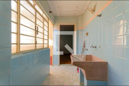 Casa à venda com 157m², 7 quartos e 1 vaga Casa à venda com 157m², 7 quartos e 1 vagaCasa 1 Área de Serviço