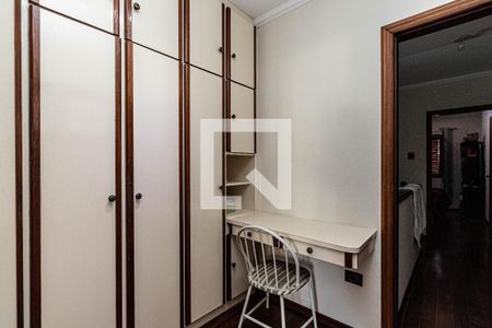 Casa à venda com 257m², 3 quartos e 6 vagasCloset da suíte