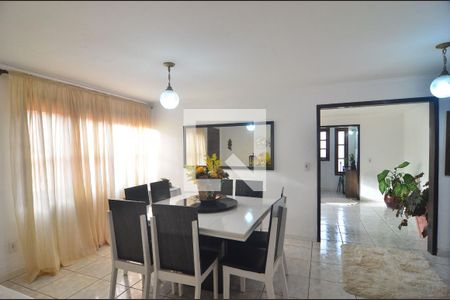 Sala de Jantar de casa à venda com 7 quartos, 200m² em Bairro Fátima, Canoas