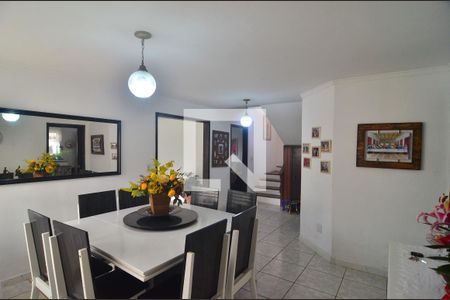 Sala de Jantar de casa à venda com 7 quartos, 200m² em Bairro Fátima, Canoas