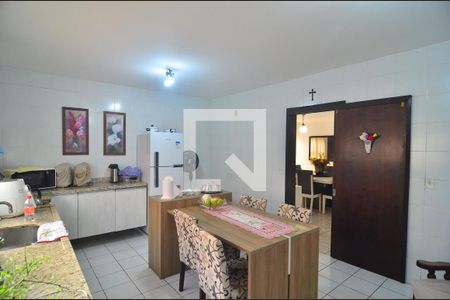 Casa à venda com 200m², 7 quartos e 5 vagasCozinha