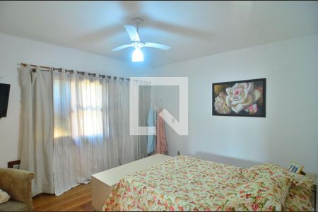 Casa à venda com 200m², 7 quartos e 5 vagasSuíte