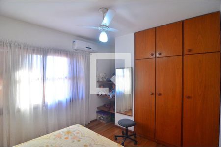 Casa à venda com 200m², 7 quartos e 5 vagasQuarto 2