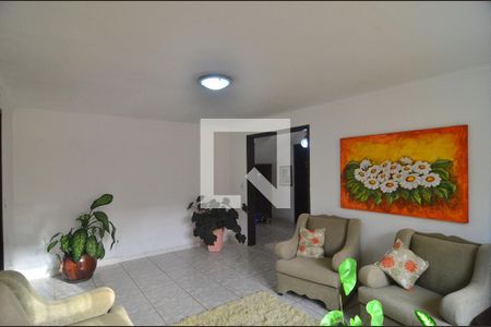 Sala de casa à venda com 7 quartos, 200m² em Bairro Fátima, Canoas