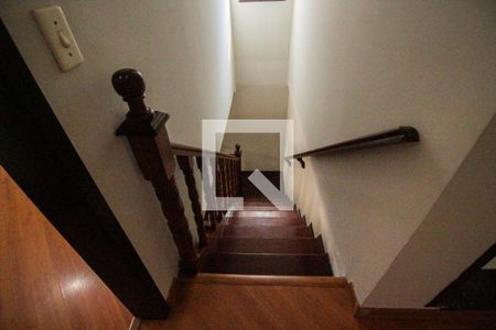 Casa para alugar com 168m², 3 quartos e 2 vagasEscada