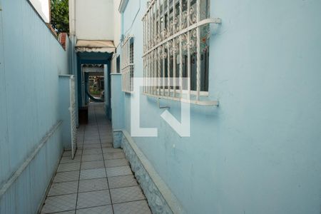 Casa à venda com 180m², 3 quartos e 2 vagasCorredor