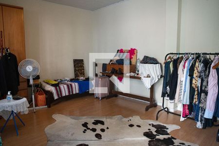 Casa à venda com 180m², 3 quartos e 2 vagasQuarto Edícula