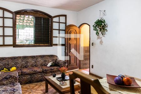 Sala de casa à venda com 3 quartos, 200m² em Vila Cloris, Belo Horizonte