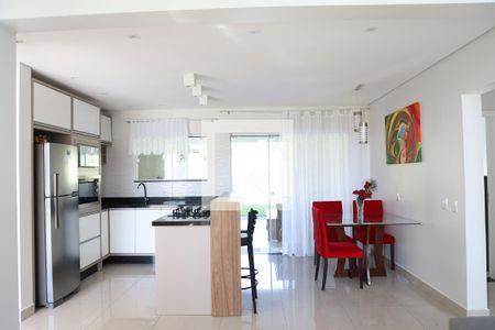 Sala/Cozinha de casa de condomínio para alugar com 3 quartos, 160m² em  São João do Rio Vermelho, Florianópolis