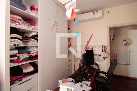 Apartamento à venda com 270m², 4 quartos e 1 vagaQuarto 2