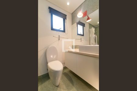 Apartamento à venda com 96m², 2 quartos e 2 vagas Apartamento à venda com 96m², 2 quartos e 2 vagasBanheiro da Suíte 1