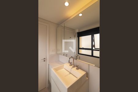 Apartamento à venda com 96m², 2 quartos e 2 vagas Apartamento à venda com 96m², 2 quartos e 2 vagasBanheiro da Suíte 2