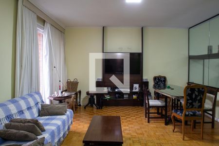 Sala de casa para alugar com 3 quartos, 256m² em Chácara das Pedras, Porto Alegre
