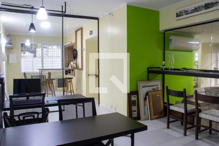 Sala de casa à venda com 3 quartos, 256m² em Chácara das Pedras, Porto Alegre