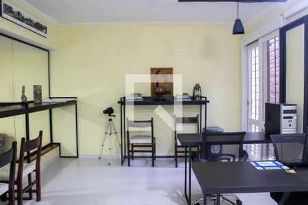 Sala de casa à venda com 3 quartos, 256m² em Chácara das Pedras, Porto Alegre
