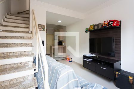Sala de casa de condomínio à venda com 2 quartos, 65m² em Santa Maria, Osasco