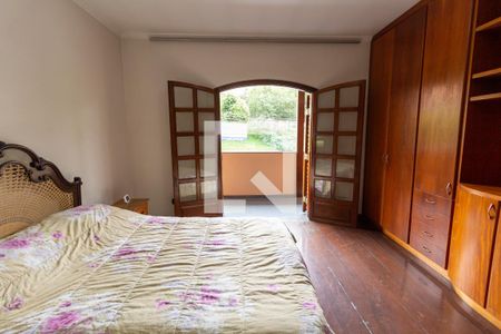 Casa à venda com 424m², 4 quartos e 4 vagasQuarto Suíte 4 Master