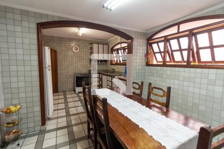 Casa à venda com 424m², 4 quartos e 4 vagasCozinha