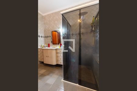 Casa à venda com 424m², 4 quartos e 4 vagasBanheiro Suíte Master