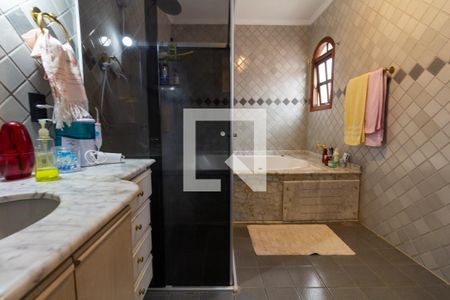 Casa à venda com 424m², 4 quartos e 4 vagasBanheiro Suíte Master