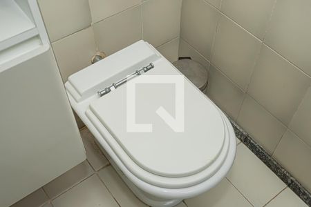 Casa à venda com 285m², 3 quartos e 2 vagasBanheiro suite