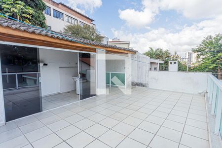Casa à venda com 285m², 3 quartos e 2 vagasVaranda de serviço